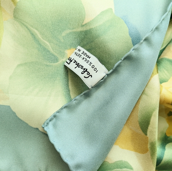 Salvatore Ferragamo silk scarf - Picture 5 of 5